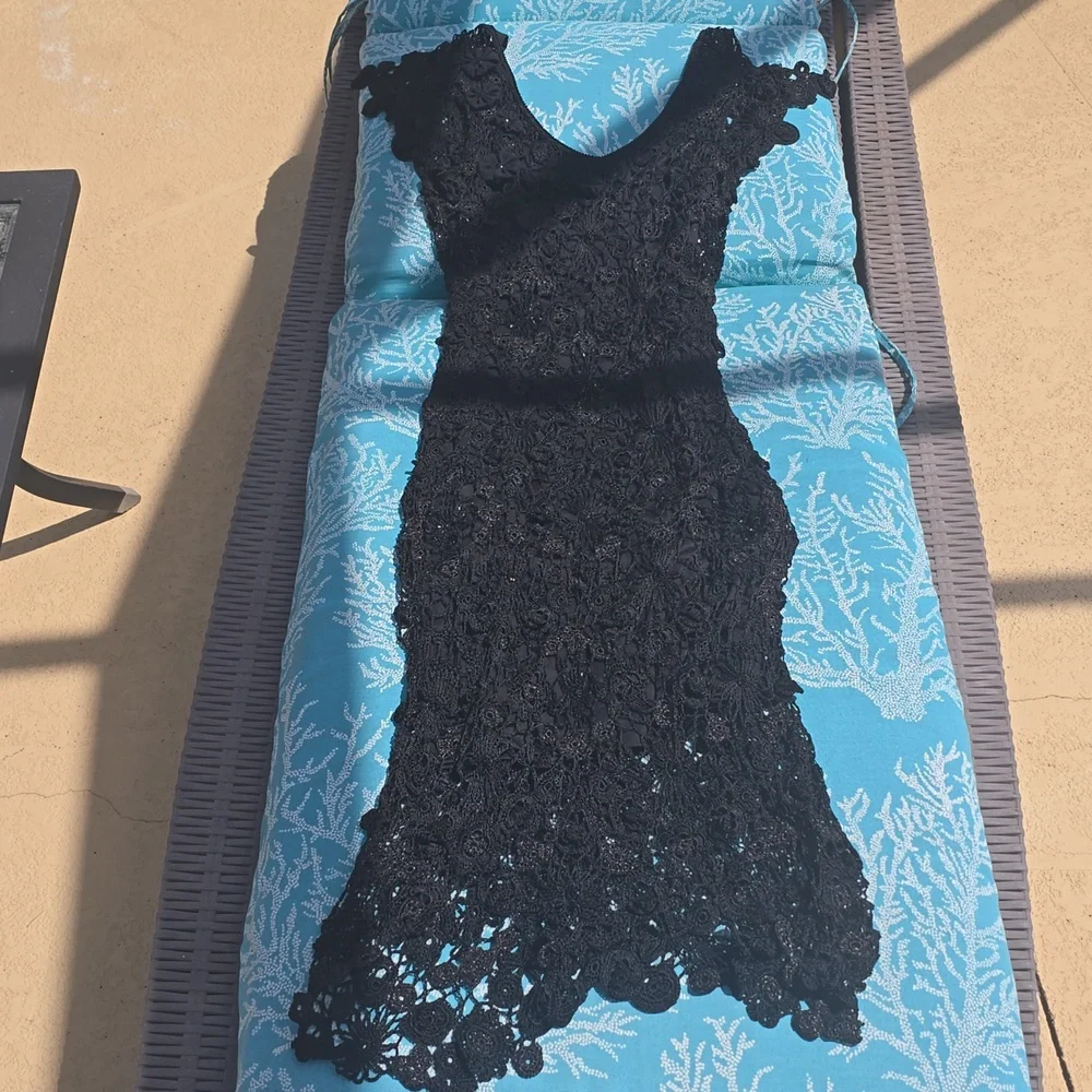 Cartise International Crochet & Beaded Cocktail dress Size: Medium - Picture 11 of 14